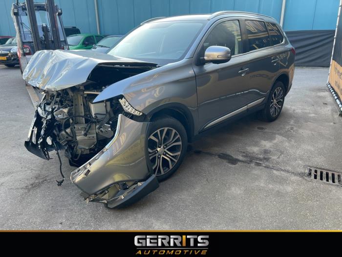 Mitsubishi Outlander 2.0 16V 4x2 Épave (2018, Gris)