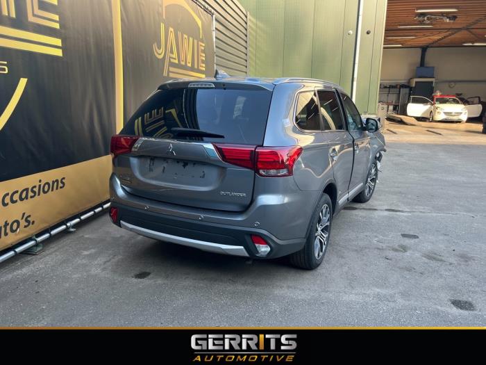 Mitsubishi Outlander 2.0 16V 4x2 Épave (2018, Gris)