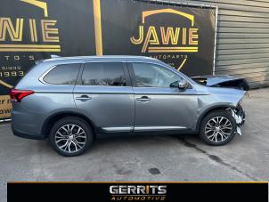 Mitsubishi Outlander 2.0 16V 4x2 Épave (2018, Gris)