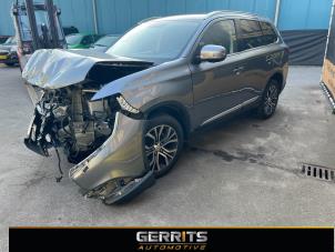 Mitsubishi Outlander 2.0 16V 4x2 Épave (2018, Gris)