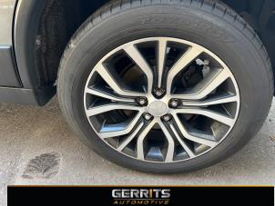 Mitsubishi Outlander 2.0 16V 4x2 Épave (2018, Gris)