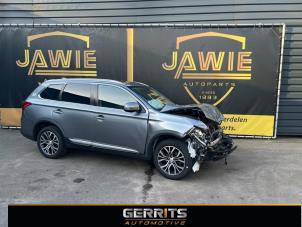 Mitsubishi Outlander 2.0 16V 4x2 Épave (2018, Gris)