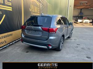 Mitsubishi Outlander 2.0 16V 4x2 Épave (2018, Gris)