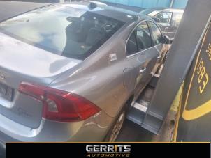 Volvo S60 II 2.4 D5 20V Épave (2011, Gris)