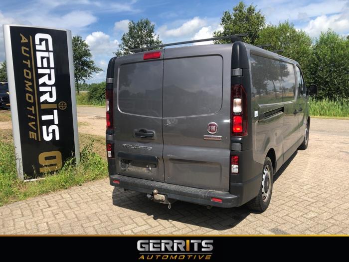 Fiat Talento 1.6 EcoJet BiTurbo 125 Vehículo de desguace (2018, Marrón)