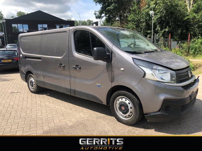 Fiat Talento 1.6 EcoJet BiTurbo 125 Vehículo de desguace (2018, Marrón)