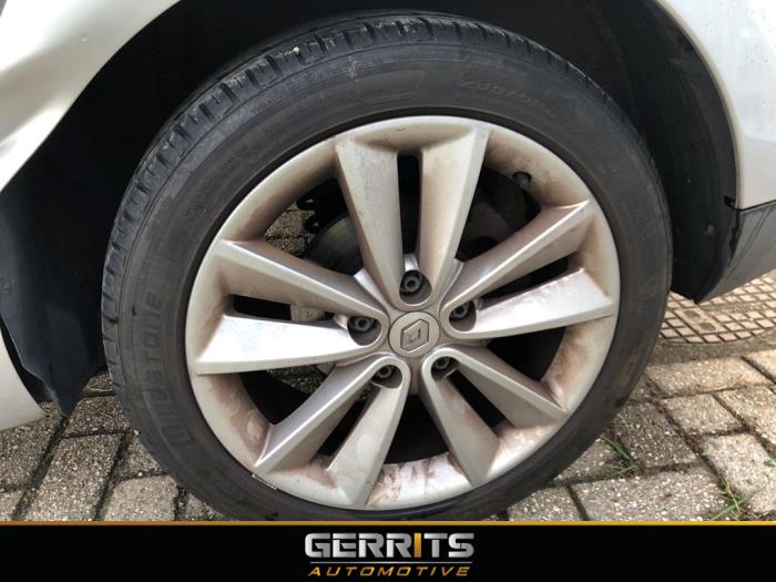Renault Megane III Grandtour 1.5 dCi 110 Samochód złomowany (2012, Szary)