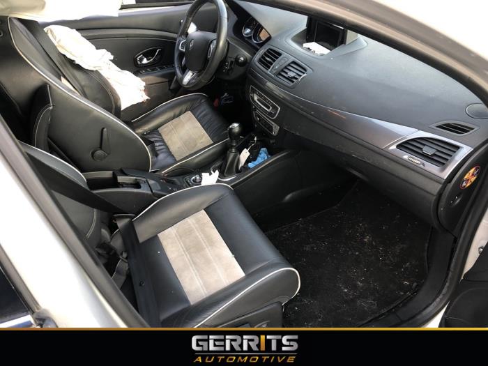 Renault Megane III Grandtour 1.5 dCi 110 Samochód złomowany (2012, Szary)