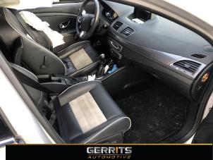 Renault Megane III Grandtour 1.5 dCi 110 Samochód złomowany (2012, Szary)