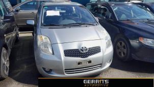 Toyota Yaris II 1.3 16V VVT-i  (Schrott)