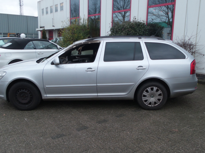 Skoda Octavia Combi 1z5 1 2 Tsi Salvage Year Of Construction 10 Colour Gray Proxyparts Com