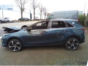 Kia Ceed 1.4 T-GDI 16V Épave (2018, Bleu)