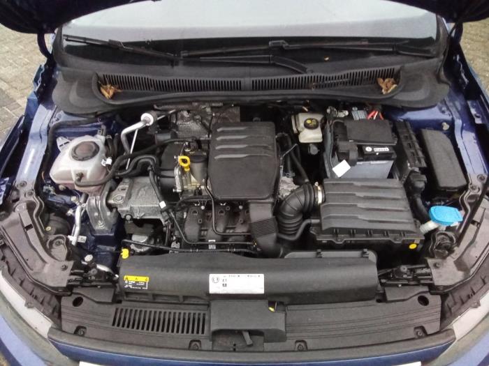 Volkswagen Polo VI 1.0 MPI 12V Samochód złomowany (2019, Niebieski)