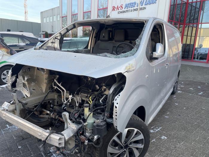 Citroen Jumpy 2.0 Blue HDI 180 Vehículo de desguace (2020, Gris plateado)
