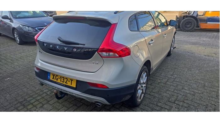 Volvo V40 Cross Country 1.5 T3 16V Geartronic Épave (2019, Brun)
