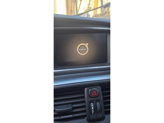 Volvo V40 Cross Country 1.5 T3 16V Geartronic Épave (2019, Brun)
