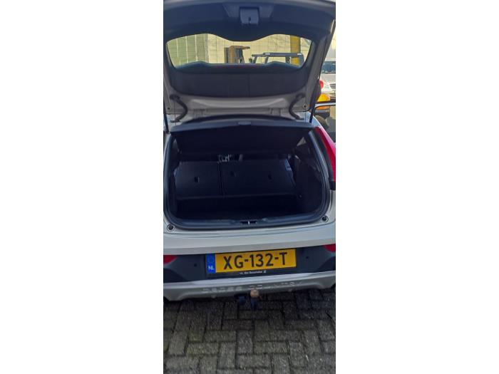 Volvo V40 Cross Country 1.5 T3 16V Geartronic Épave (2019, Brun)