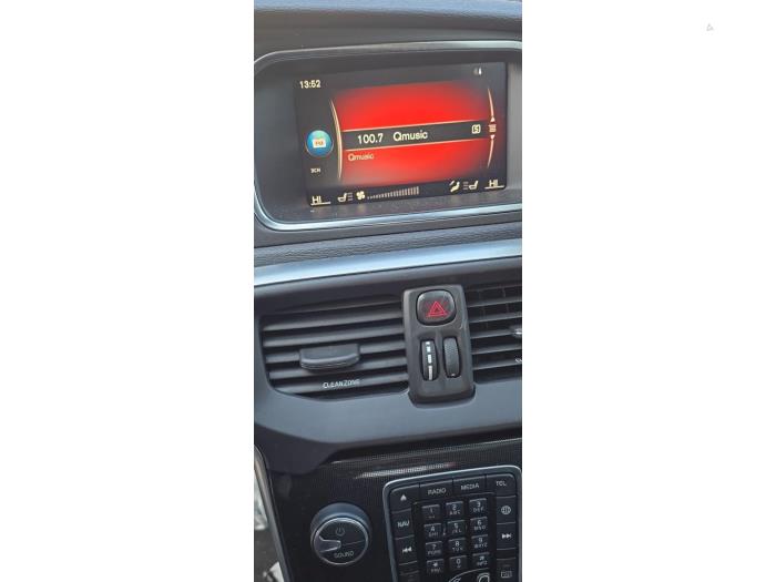 Volvo V40 Cross Country 1.5 T3 16V Geartronic Épave (2019, Brun)