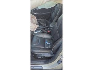 Volvo V40 Cross Country 1.5 T3 16V Geartronic Épave (2019, Brun)