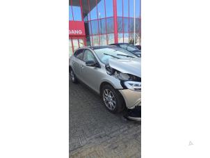 Volvo V40 Cross Country 1.5 T3 16V Geartronic Épave (2019, Brun)