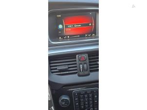 Volvo V40 Cross Country 1.5 T3 16V Geartronic Épave (2019, Brun)