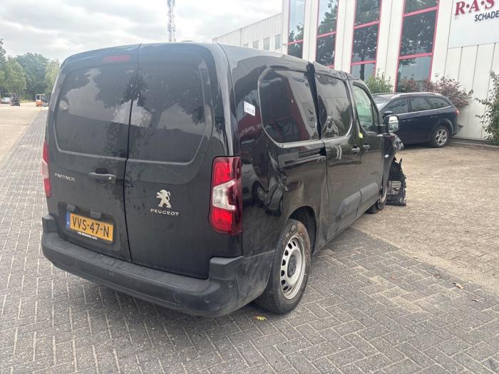 Peugeot Partner 1.5 BlueHDi 130 Vehículo de desguace (2023, Negro)