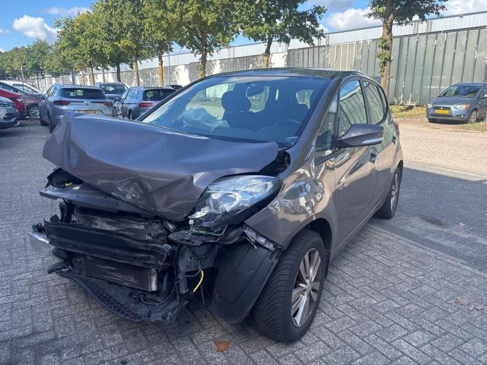 Hyundai iX20 1.4i 16V Schrottauto (2015, Braun)