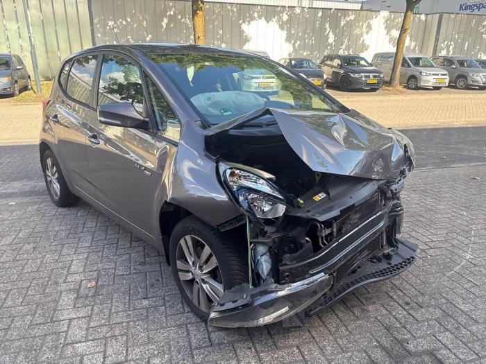 Hyundai iX20 1.4i 16V Schrottauto (2015, Braun)
