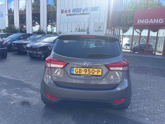 Hyundai iX20 1.4i 16V Schrottauto (2015, Braun)