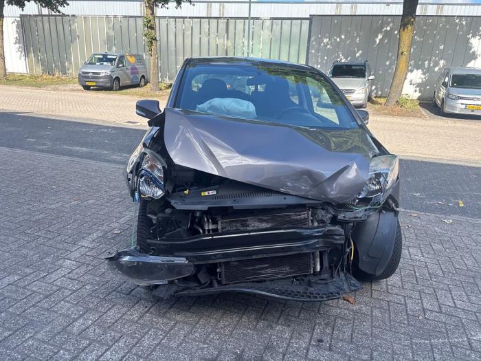 Hyundai iX20 1.4i 16V Schrottauto (2015, Braun)