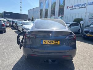 Tesla Model Y RWD Samochód złomowany (2023, Szary)
