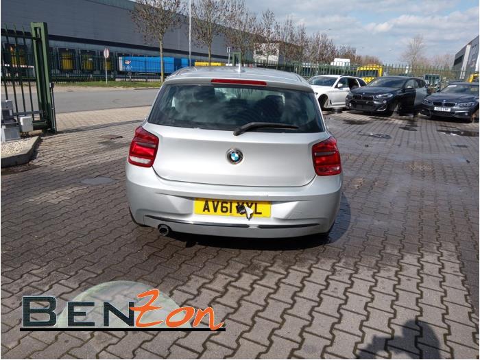 BMW 1-Serie Samochód złomowany (2011, Srebrny)