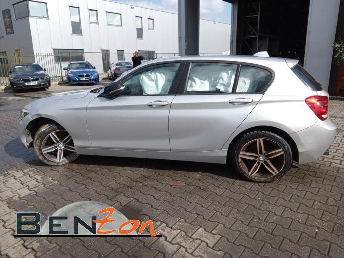 BMW 1-Serie Samochód złomowany (2011, Srebrny)