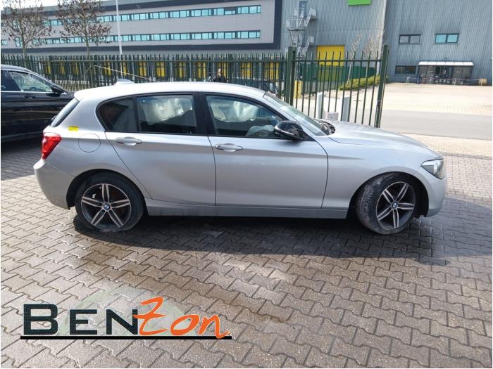 BMW 1-Serie Samochód złomowany (2011, Srebrny)