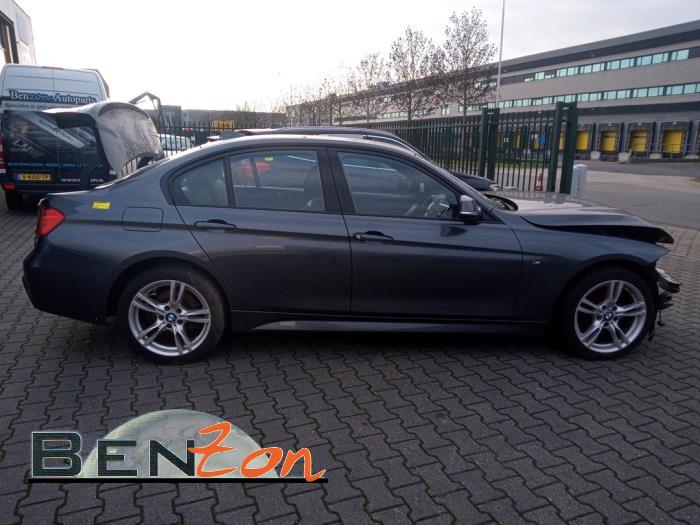 BMW 3 serie 328d 2.0 16V Schrottauto (2015, Metallic, Grau)