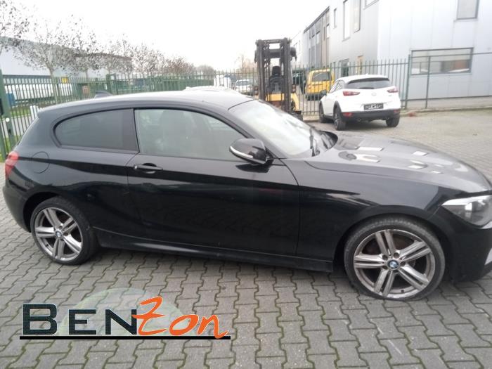 BMW 1 serie 118d 2.0 16V Schrottauto (2012, Metallic, Schwarz, Safierblau, Saphirschwarz)