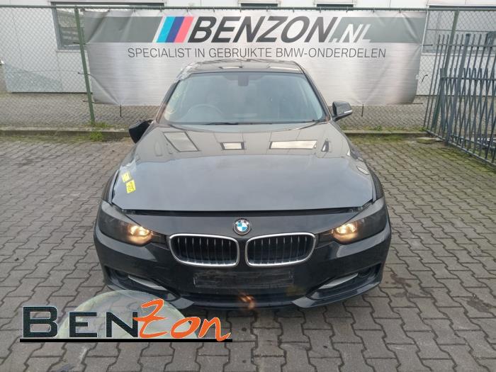 BMW 3 serie 316i 1.6 16V Samochód złomowany (2013, Czarny)
