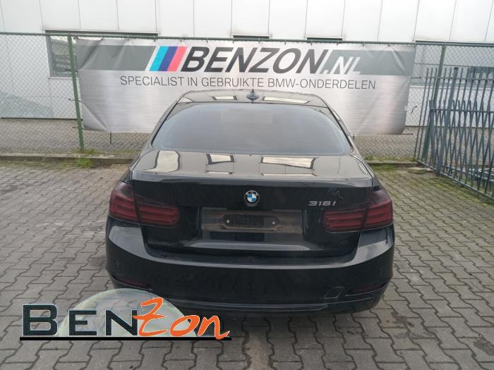 BMW 3 serie 316i 1.6 16V Samochód złomowany (2013, Czarny)