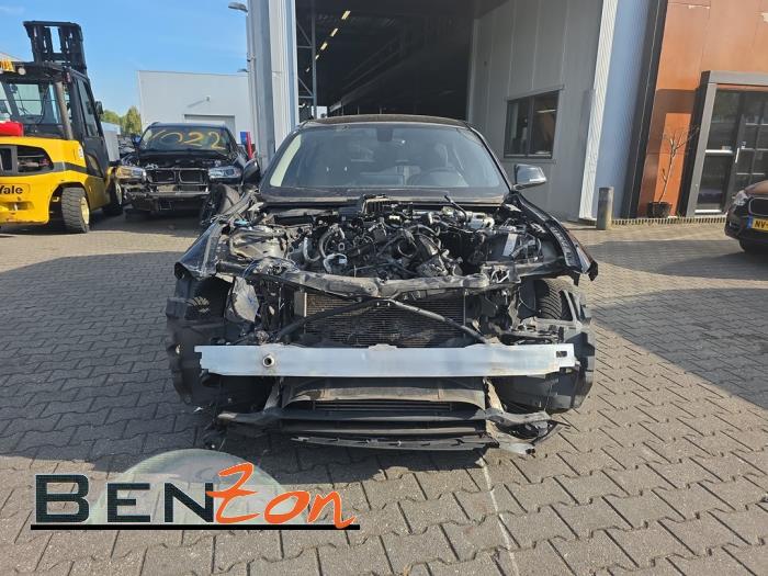 BMW 1 serie 118i 1.5 TwinPower 12V Schrottauto (2016, Schwarz)