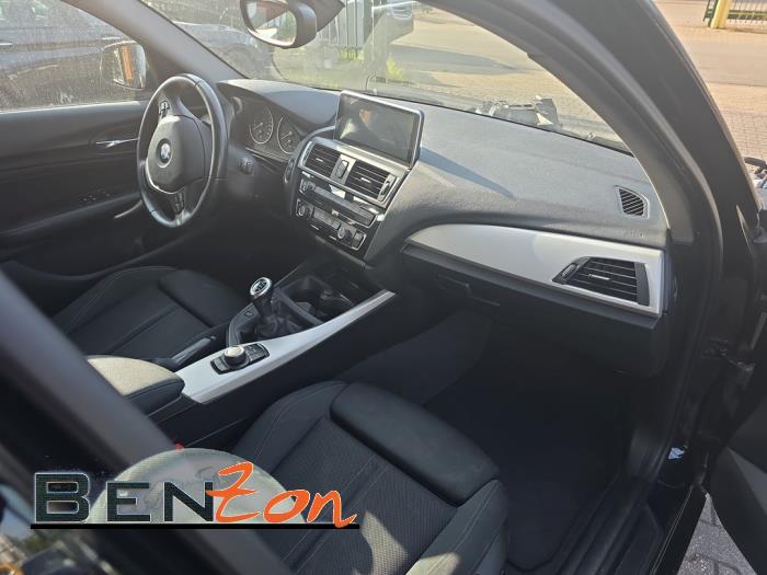 BMW 1 serie 118i 1.5 TwinPower 12V Schrottauto (2016, Schwarz)