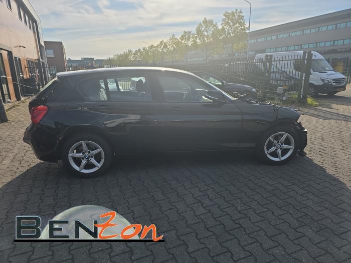 BMW 1 serie 118i 1.5 TwinPower 12V Schrottauto (2016, Schwarz)