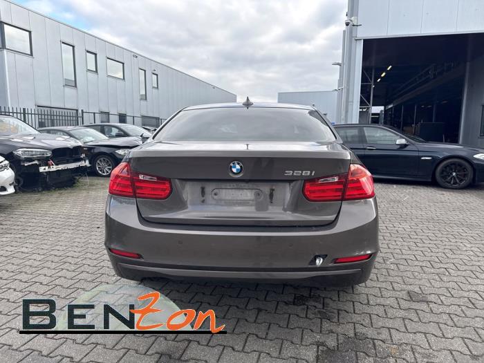BMW 3 serie 320i 2.0 16V Skrotfordon (2012, HAVANNA METALLIC)