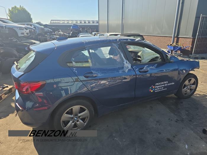 BMW 1 serie 116d 1.5 12V TwinPower Vehículo de desguace (2022, Metálico, Azul)
