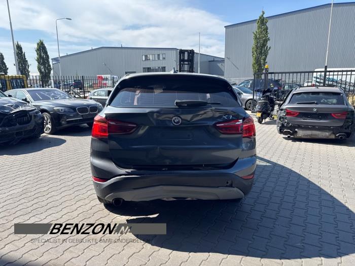 BMW X1 sDrive 16d 1.5 12V TwinPower Vehículo de desguace (2016, Metálico, Gris)