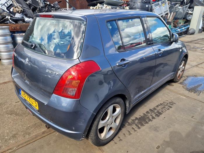 Suzuki Swift 1.3 VVT 16V Épave (2006, Gris)