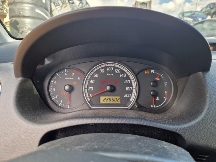 Suzuki Swift 1.3 VVT 16V Épave (2006, Gris)