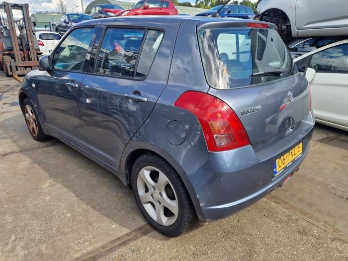 Suzuki Swift 1.3 VVT 16V Épave (2006, Gris)
