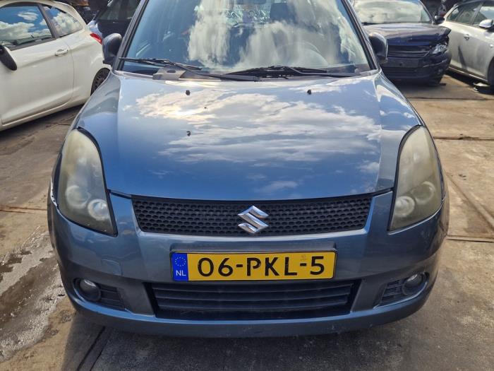 Suzuki Swift 1.3 VVT 16V Épave (2006, Gris)
