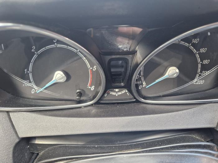 Ford Fiesta 6 1.5 TDCi Skrotfordon (2015, ZWART)