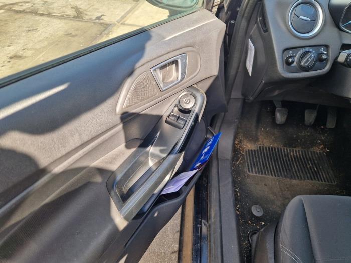 Ford Fiesta 6 1.5 TDCi Skrotfordon (2015, ZWART)